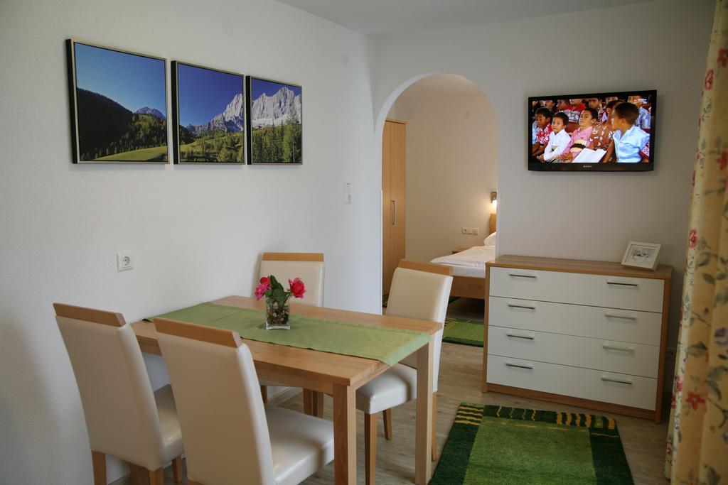 Apartmenthaus Dornroeschen Ramsau am Dachstein Room photo